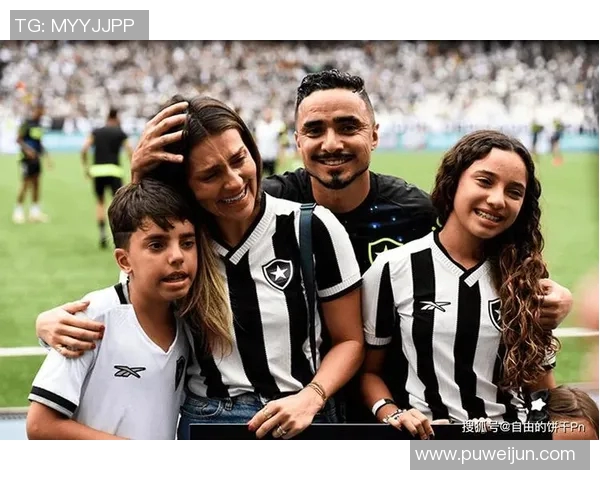 退役足球球星回顾:他们的辉煌瞬间与未来展望 退役足球球星回顾:他们的辉煌瞬间与未来展望