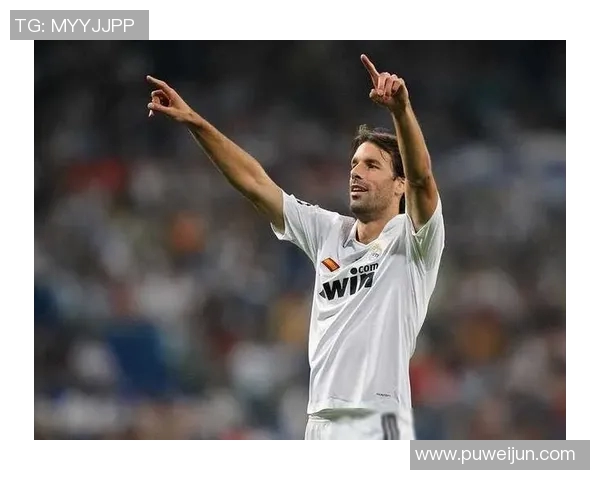 全球足球右前卫球星排名前十解析 探寻现代足球最强右路闪电人物 全球足球右前卫球星排名前十解析 探寻现代足球最强右路闪电人物