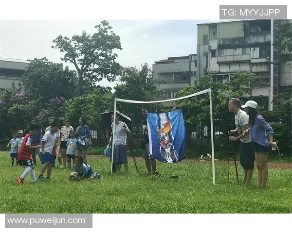 正版足球球星手办收藏展示带你感受绿茵魅力与热血激情